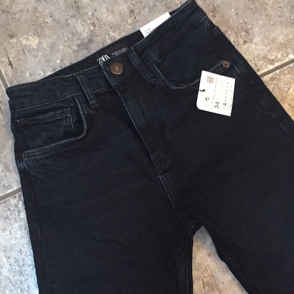 Zara Hi-rise Fray Hem Cuffed Ankle Jeans - Picture 4 of 13